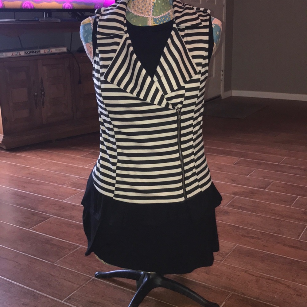 Xhileration black & tan moto style striped vest